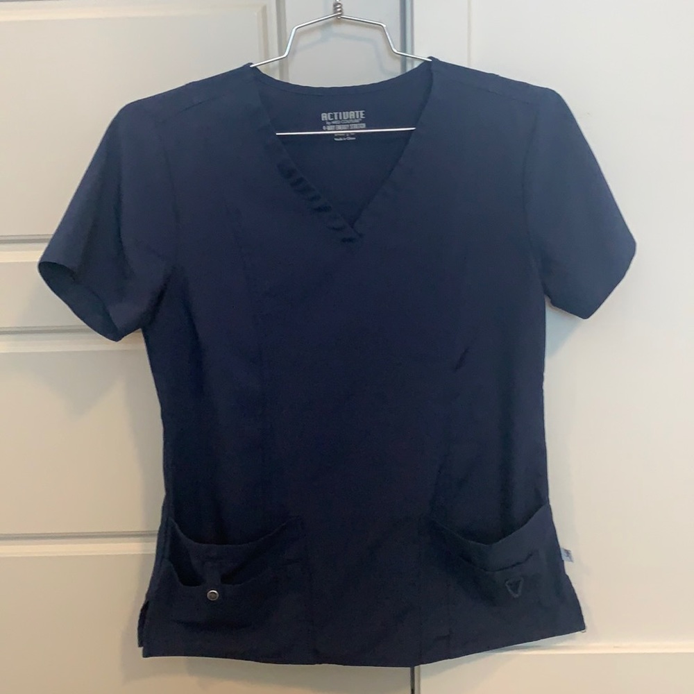 Med Couture Activate V-Neck Princess Seam Top for Women, Medium